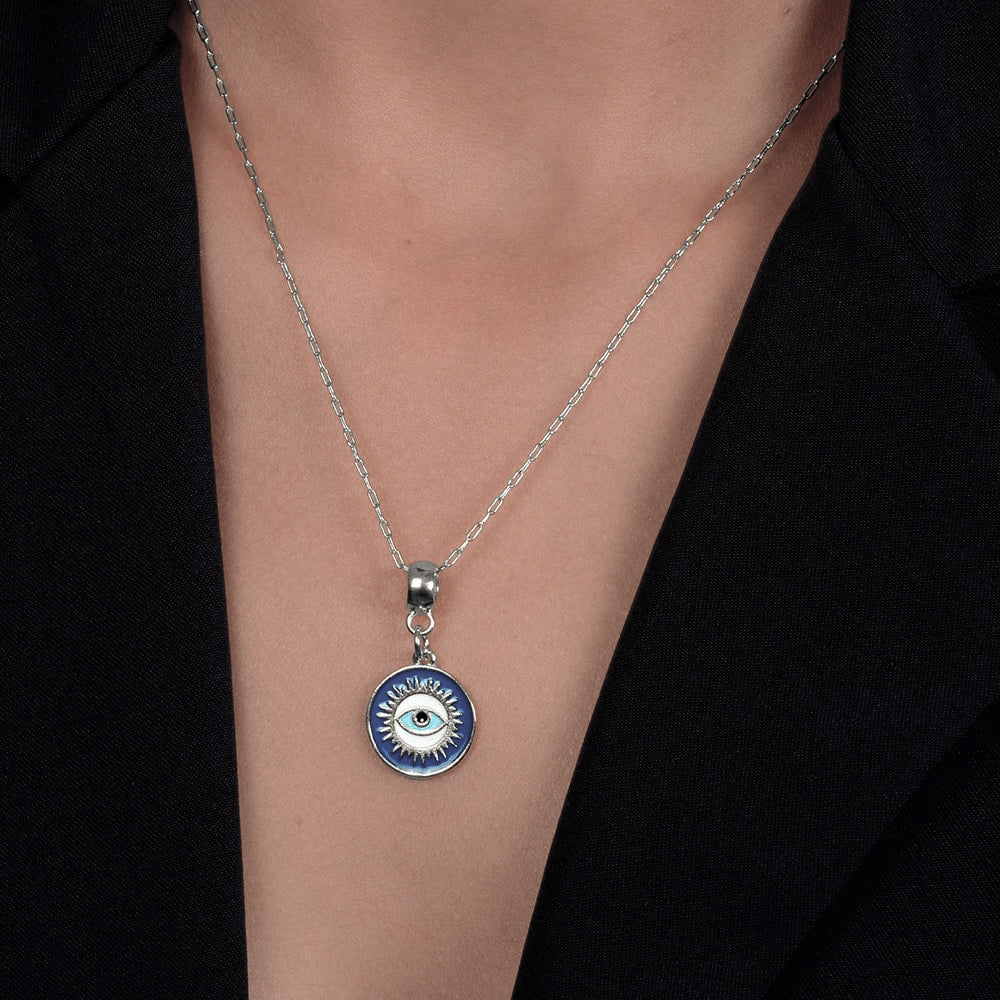 colar prateado medalha olho grego - galeria